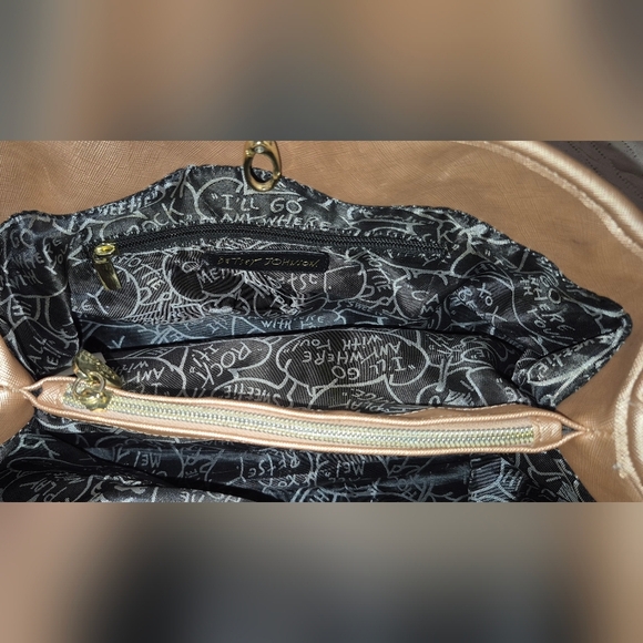 Betsy Johnson Floral Bow Accent Women's Bag - Picture 4 of 9